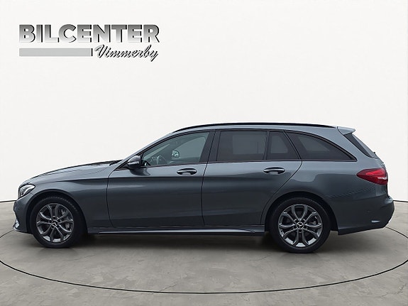 Mercedes-Benz C250 3 of 21