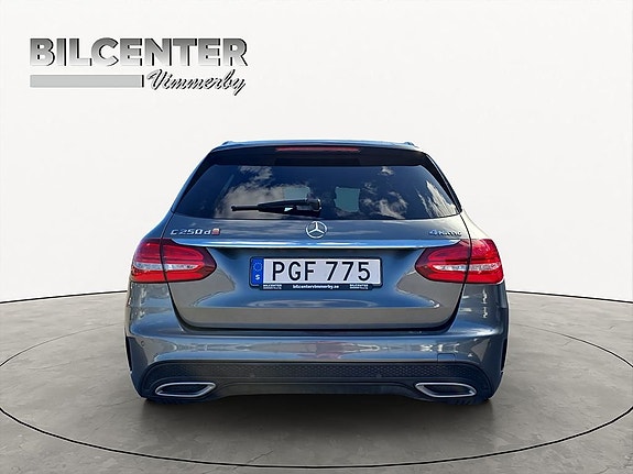 Mercedes-Benz C250 9 of 22