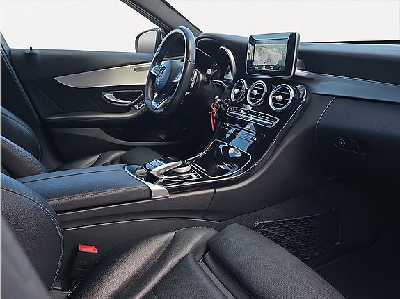 Mercedes-Benz C250 13 of 22