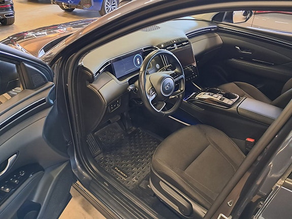 Hyundai Tucson 2 of 7