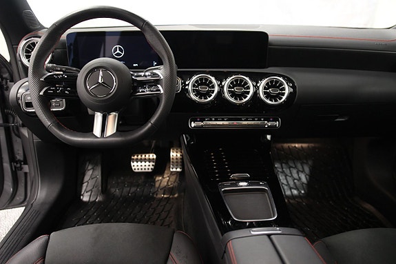 Mercedes-Benz CLA250 e 8 of 13