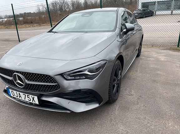 Mercedes-Benz CLA250 e 2 of 5