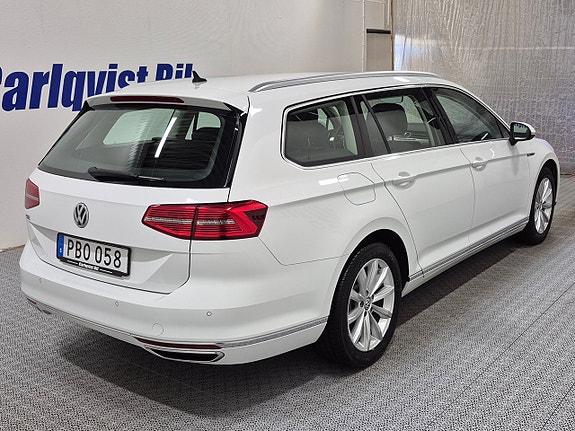 Volkswagen Passat 4 of 7