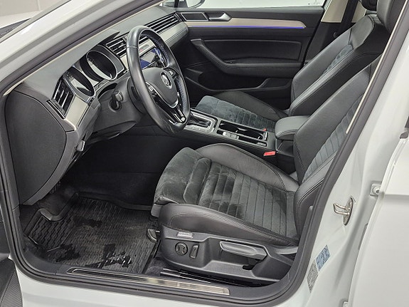 Volkswagen Passat 2 of 7