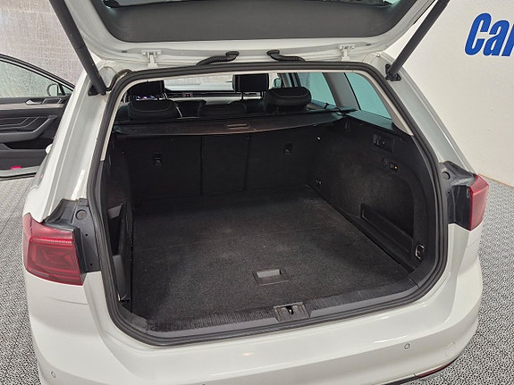 Volkswagen Passat 9 of 9