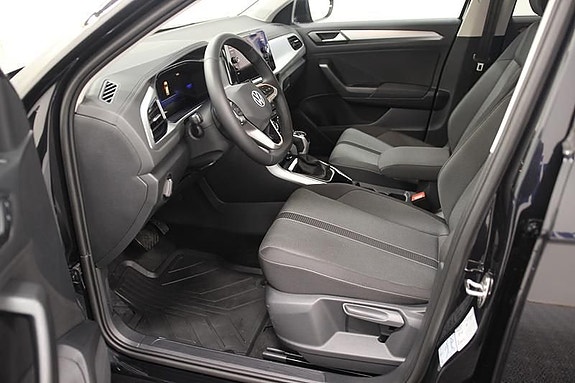 Volkswagen T-Roc 2 of 5