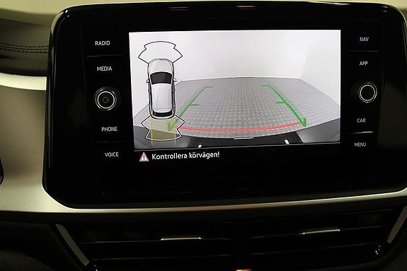 Volkswagen T-Roc 6 of 6