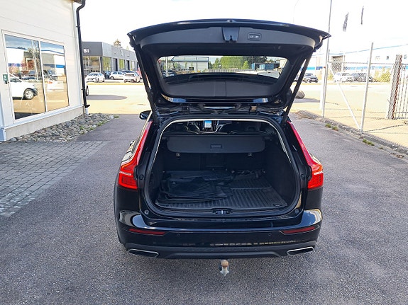 Volvo V60 Cross Country 7 of 7