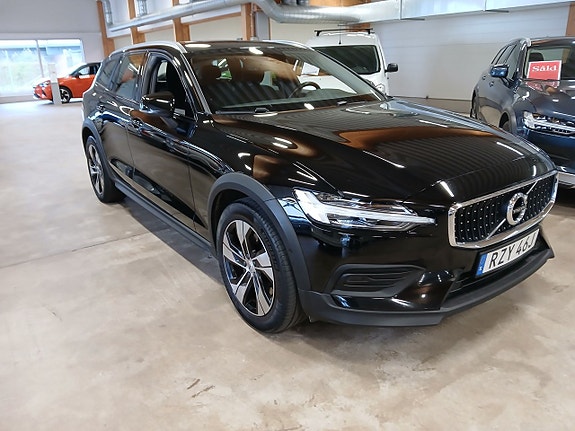 Volvo V60 Cross Country 3 of 5