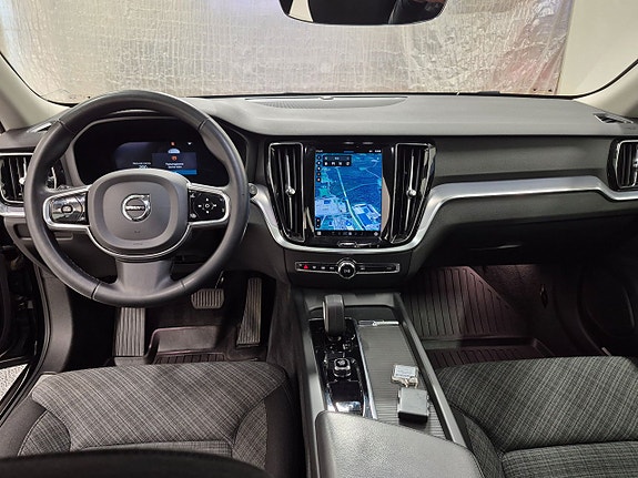 Volvo V60 Cross Country 6 of 11
