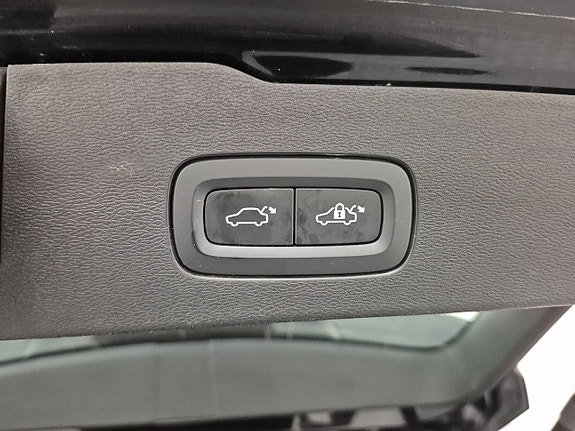 Volvo V60 Cross Country 9 of 11