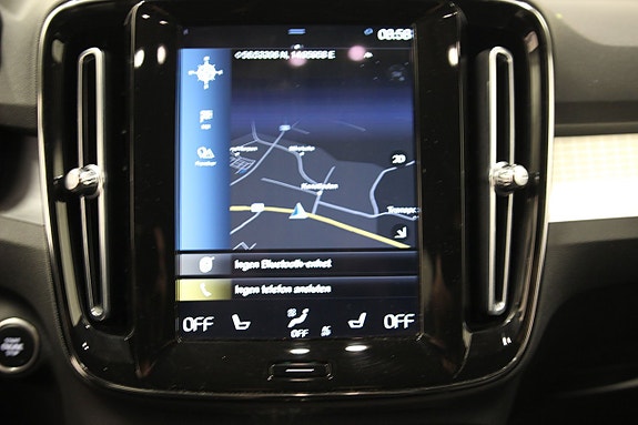 Volvo XC40 7 of 11