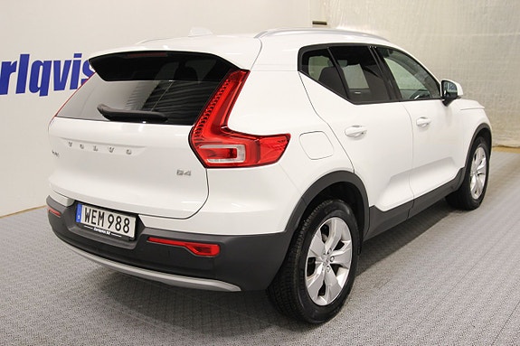 Volvo XC40 4 of 5