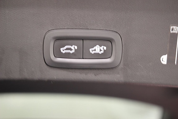 Volvo XC40 9 of 11