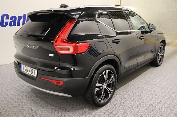 Volvo XC40 4 of 5
