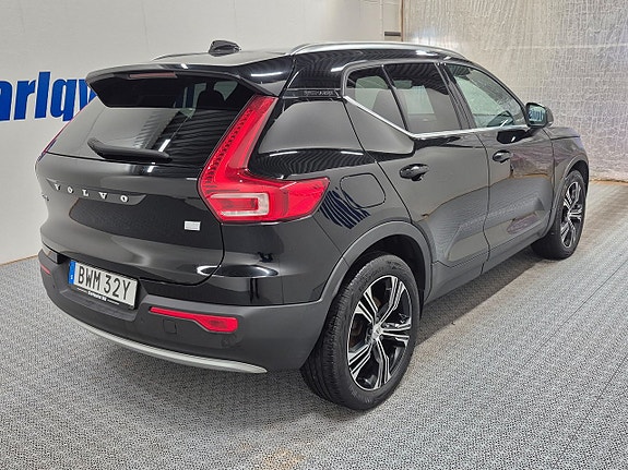 Volvo XC40 4 of 5