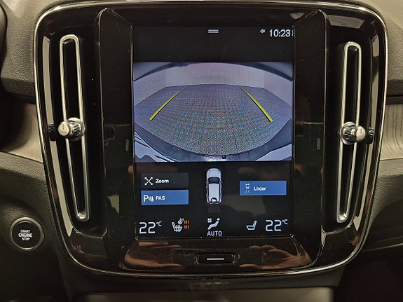 Volvo XC40 7 of 8