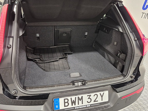 Volvo XC40 8 of 8