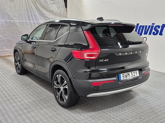 Volvo XC40 5 of 8