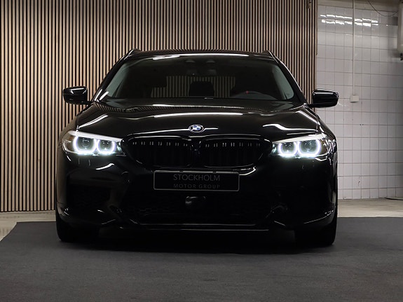 BMW 520d 2 of 5