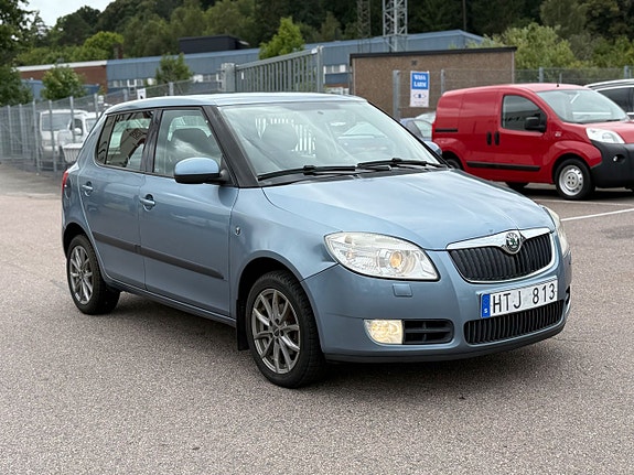 Skoda Fabia 2 of 5