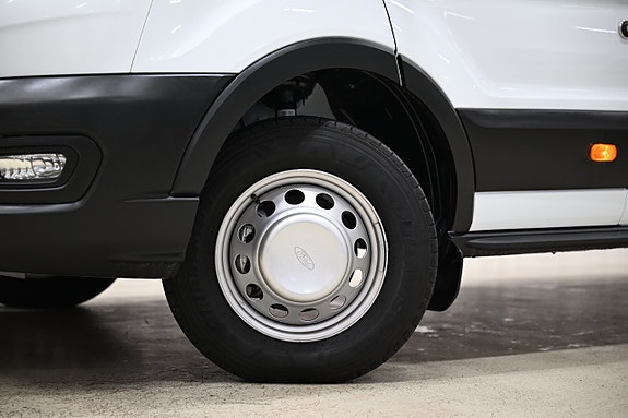 Ford Transit 11 of 28