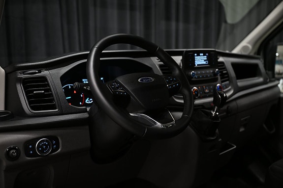 Ford Transit 28 of 30