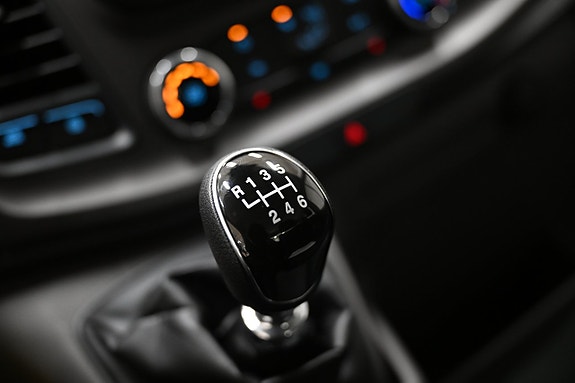 Ford Transit 17 of 28