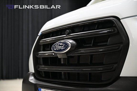 Ford Transit 12 of 30