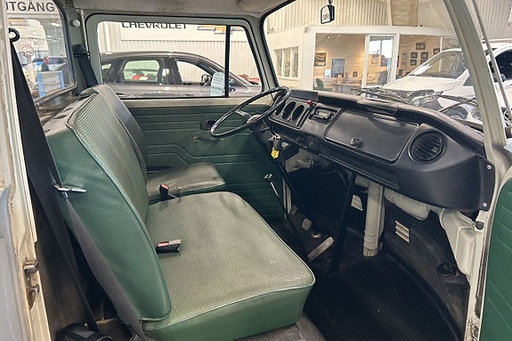 Volkswagen Transporter 13 of 17