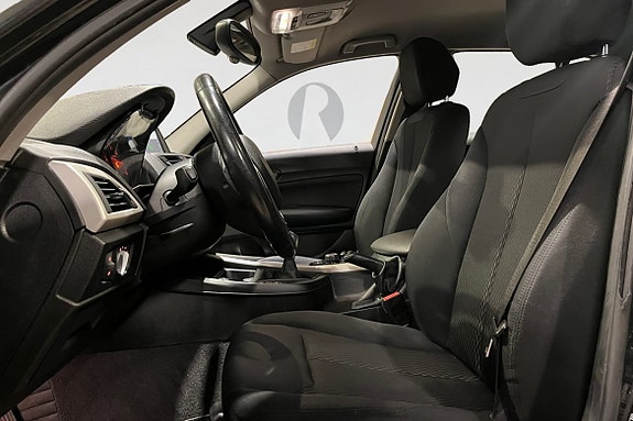 BMW 118d 3 of 5