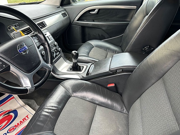Volvo V70 8 of 13