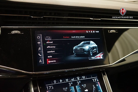 Audi Q8 20 of 30