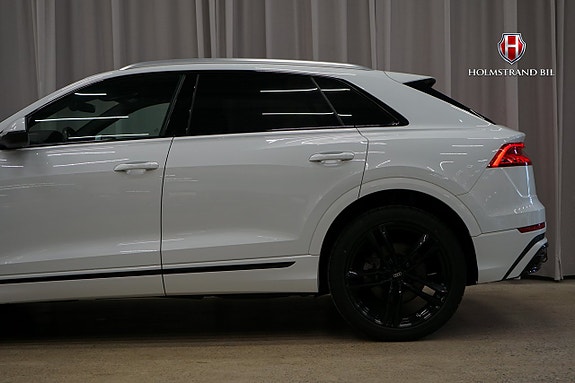 Audi Q8 8 of 30