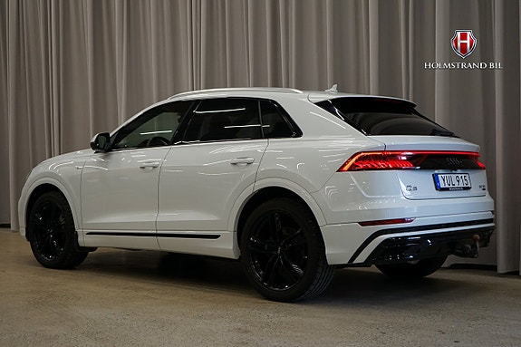 Audi Q8 4 of 5