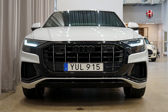 Audi Q8 6 of 30