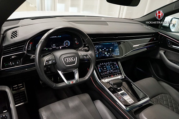 Audi Q8 10 of 30