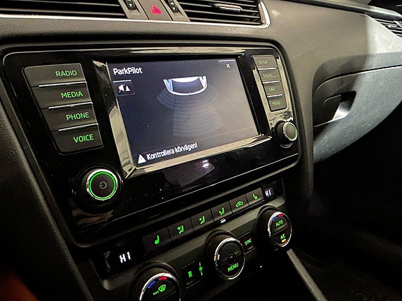 Skoda Octavia Scout 12 of 15