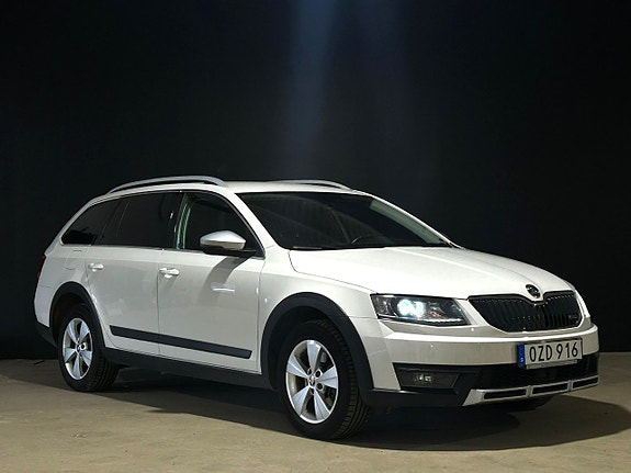 Skoda Octavia Scout 4 of 5