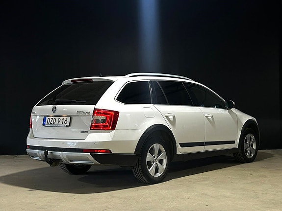 Skoda Octavia Scout 6 of 15