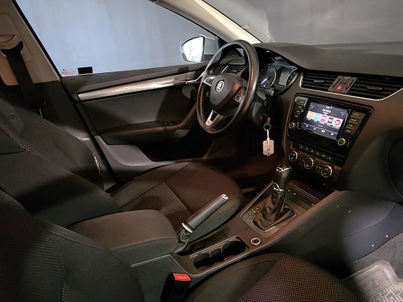Skoda Octavia Scout 7 of 15