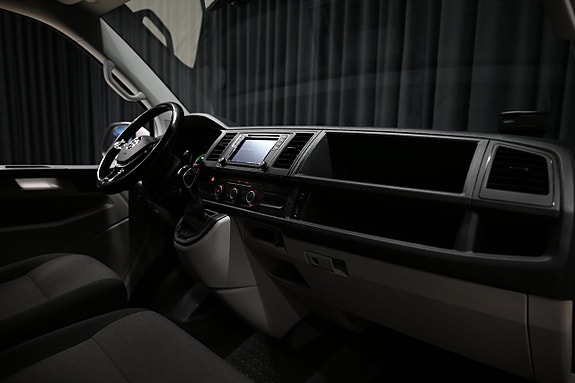 Volkswagen e-Transporter 26 of 29