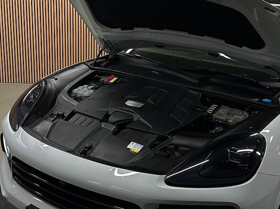 Porsche Cayenne Coupe 7 of 30