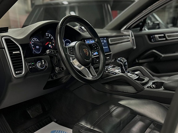 Porsche Cayenne Coupe 14 of 30