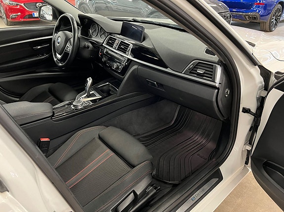 BMW 330e 7 of 8