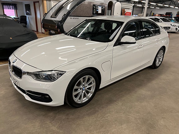 BMW 330e