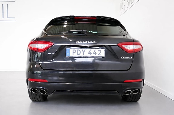 Maserati Levante 9 of 22