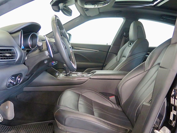 Maserati Levante 17 of 22