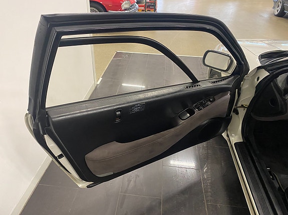 Subaru SVX 19 of 22