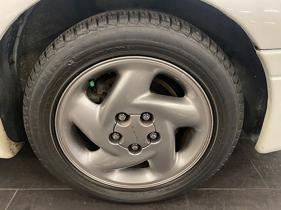 Subaru SVX 18 of 22
